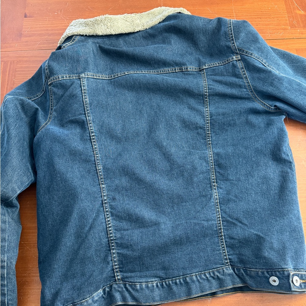 Diesel Classic Blue Denim Jacket with Cream Sherpa Collar and Inner Layer - Picture 11 of 12